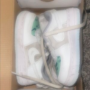 Toddler Nike Force 1 PAW PRINTS size 6C